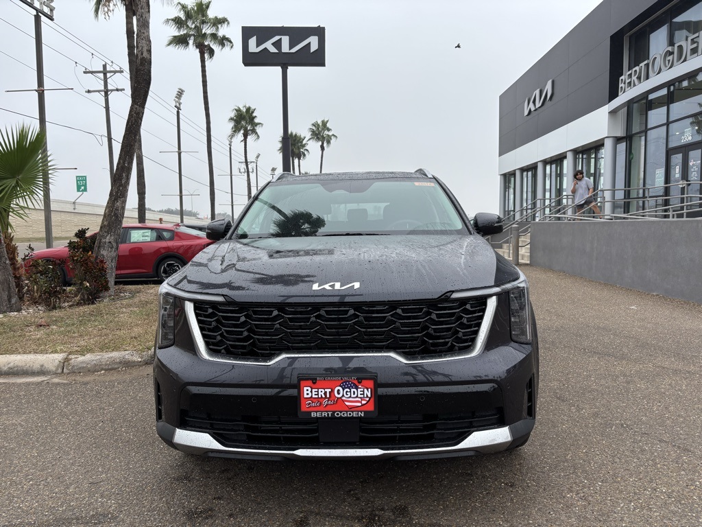2025 Kia Sorento S photo 2