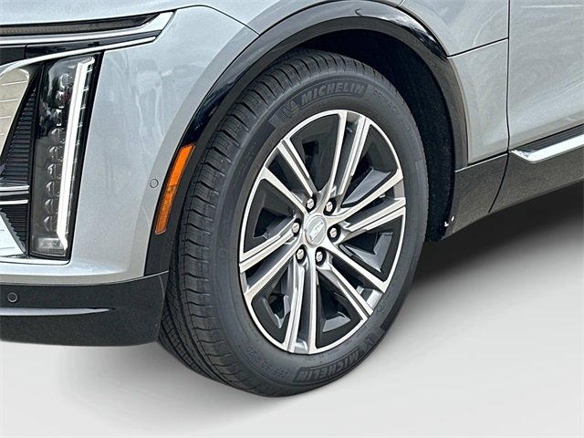 2025 Cadillac Lyriq Luxury photo 16