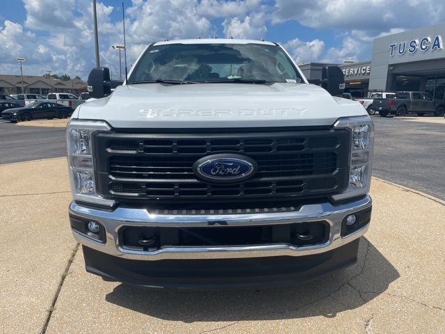 2025 Ford F-350 photo 13
