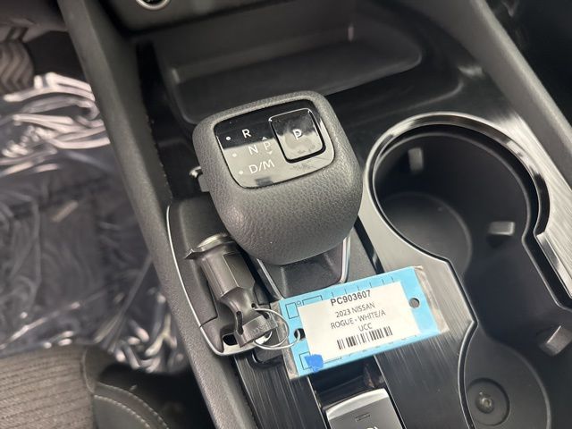 2023 Nissan Rogue SV photo 26
