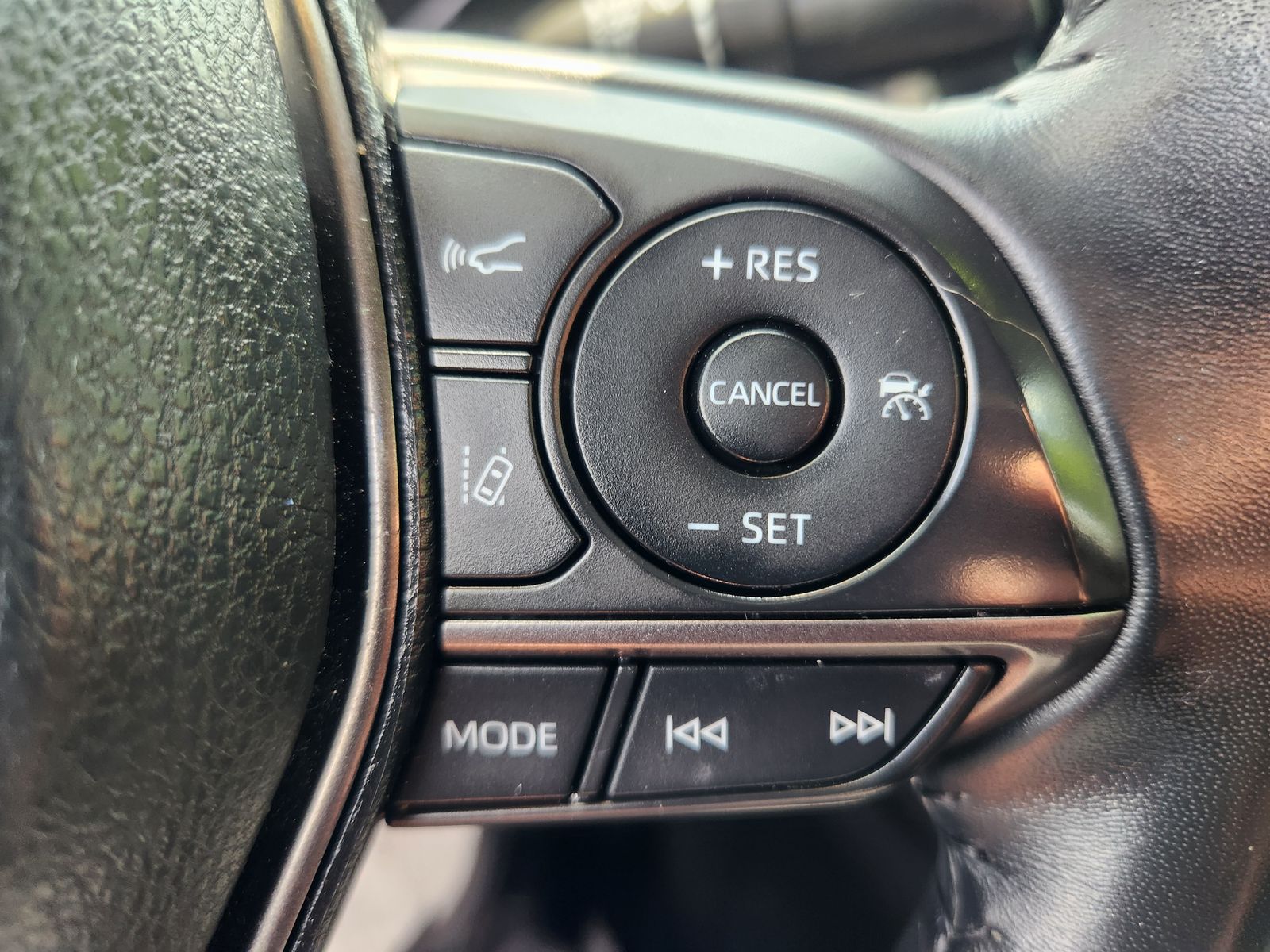 2022 Toyota Camry Hybrid XSE photo 15