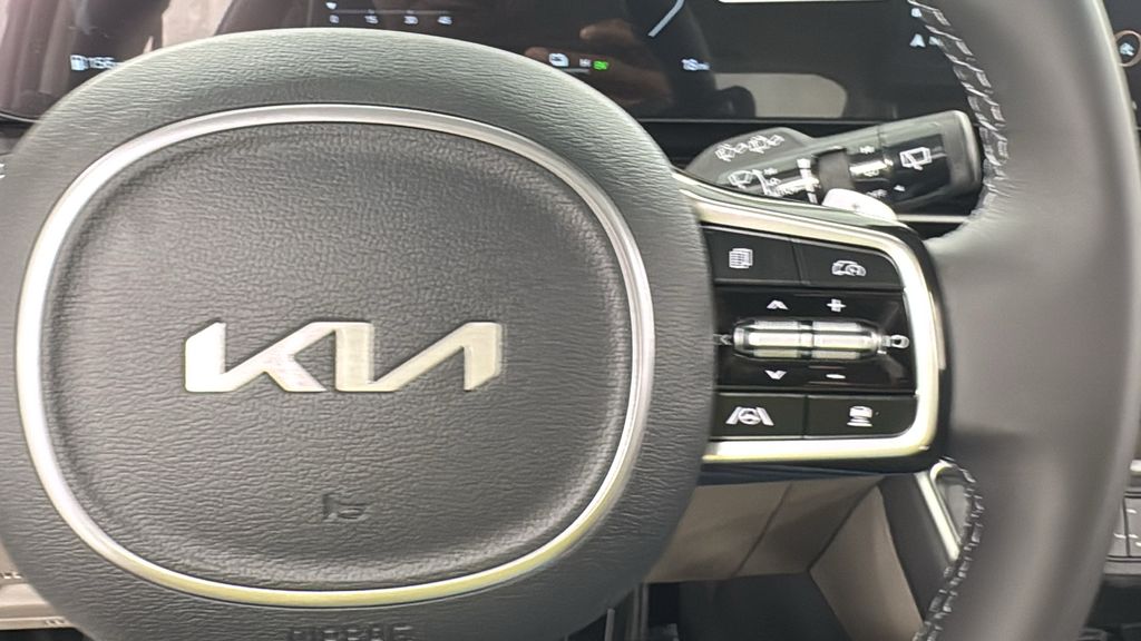 2026 Kia Carnival SX photo 25
