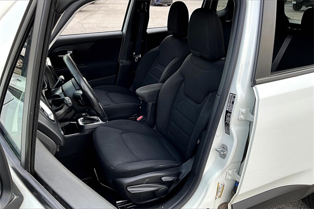2020 Jeep Renegade Latitude photo 19