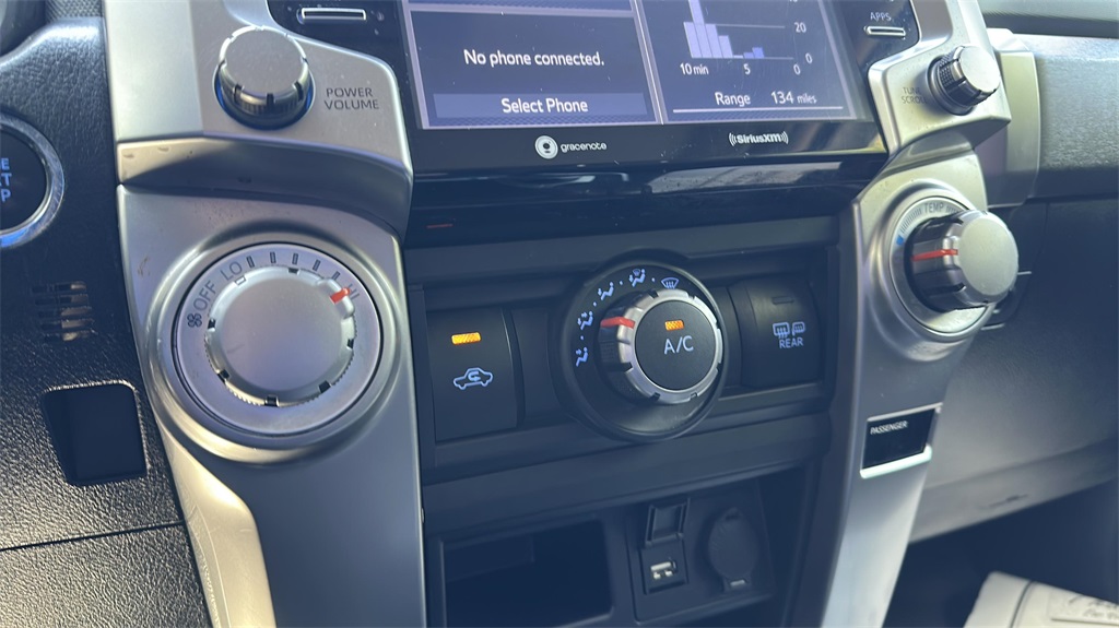 2022 Toyota 4Runner SR5 Trail photo 26
