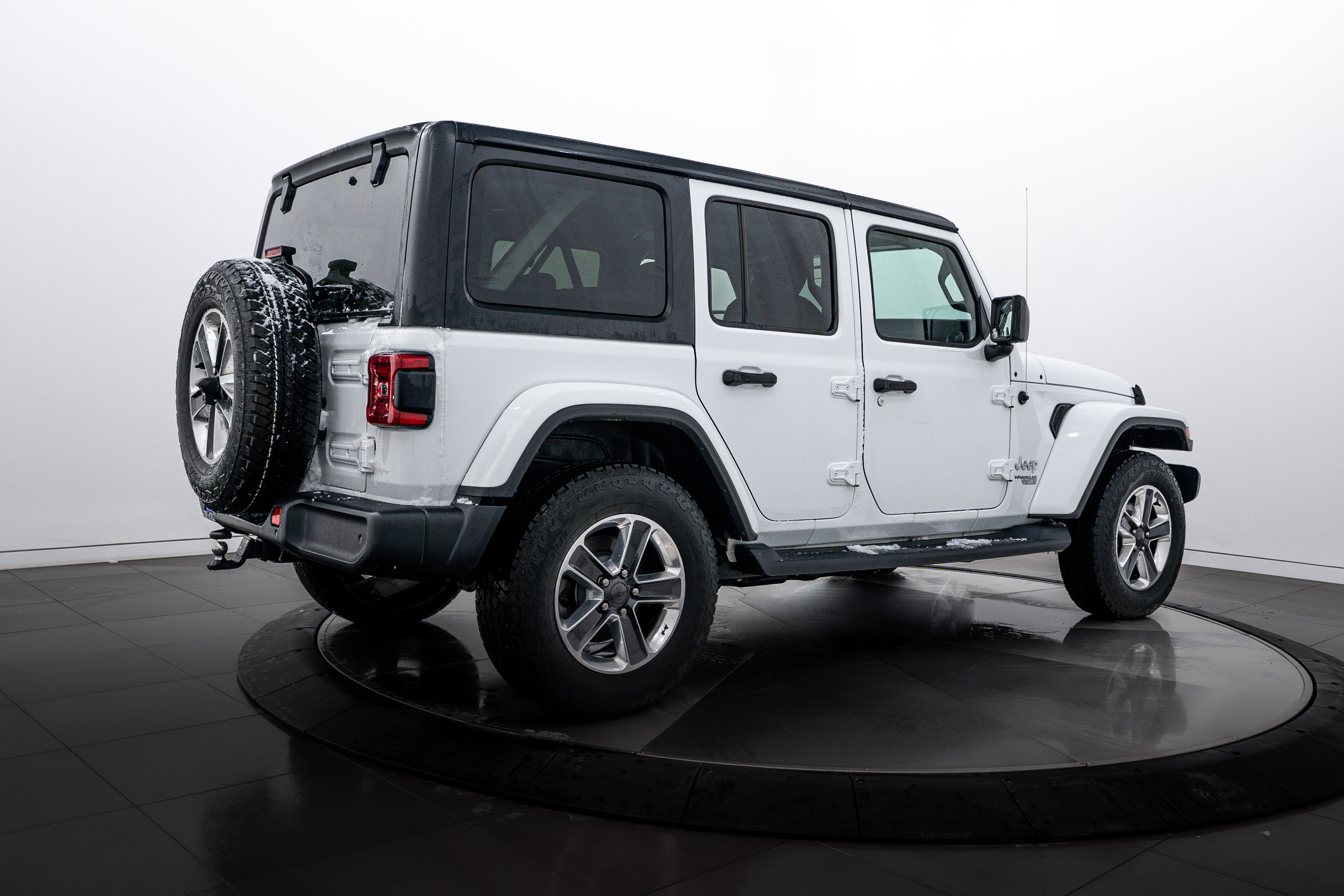2020 Jeep Wrangler Unlimited Sahara photo 4