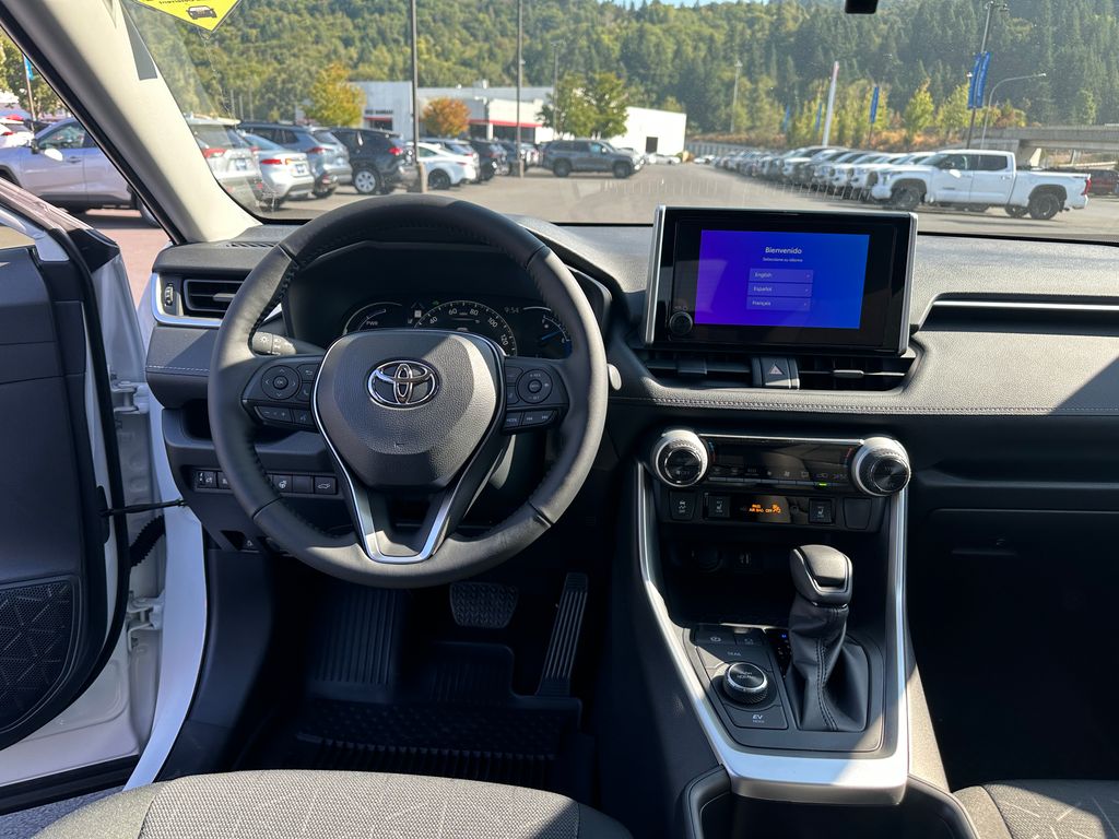 2025 Toyota RAV4 Hybrid XLE photo 16