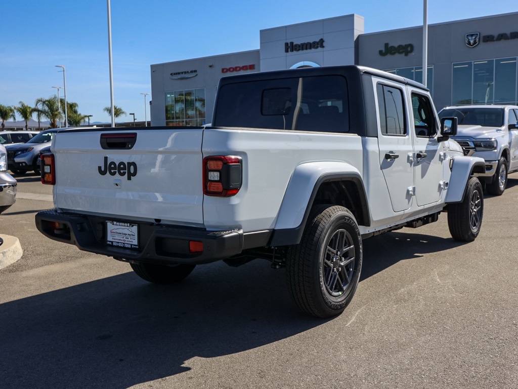 New 2026 Bright White Clear-Coat Exterior Paint Jeep Sport S image 3