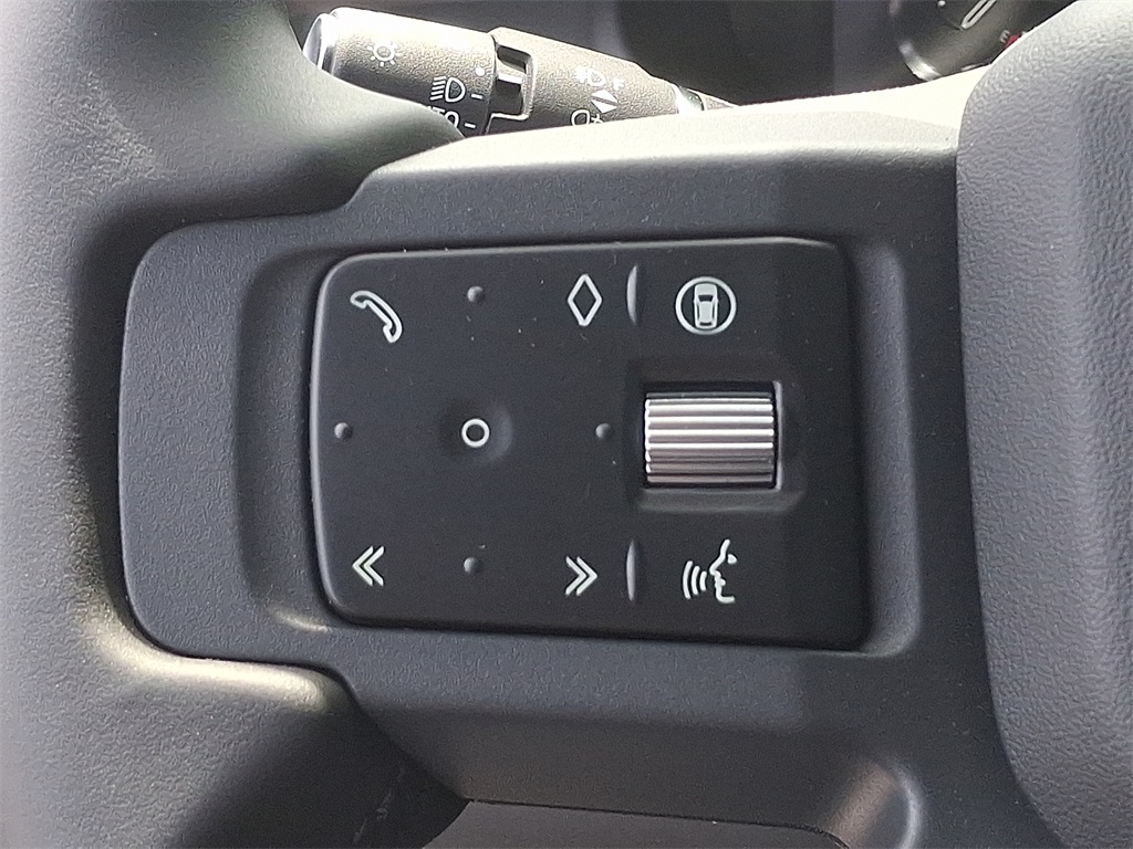 2025 Land Rover Defender 110 S photo 12