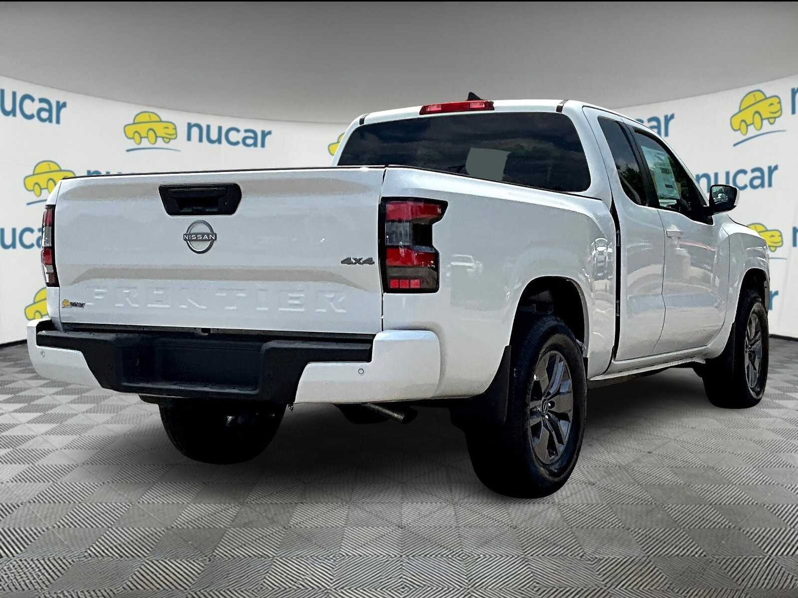 2025 Nissan Frontier SV photo 6