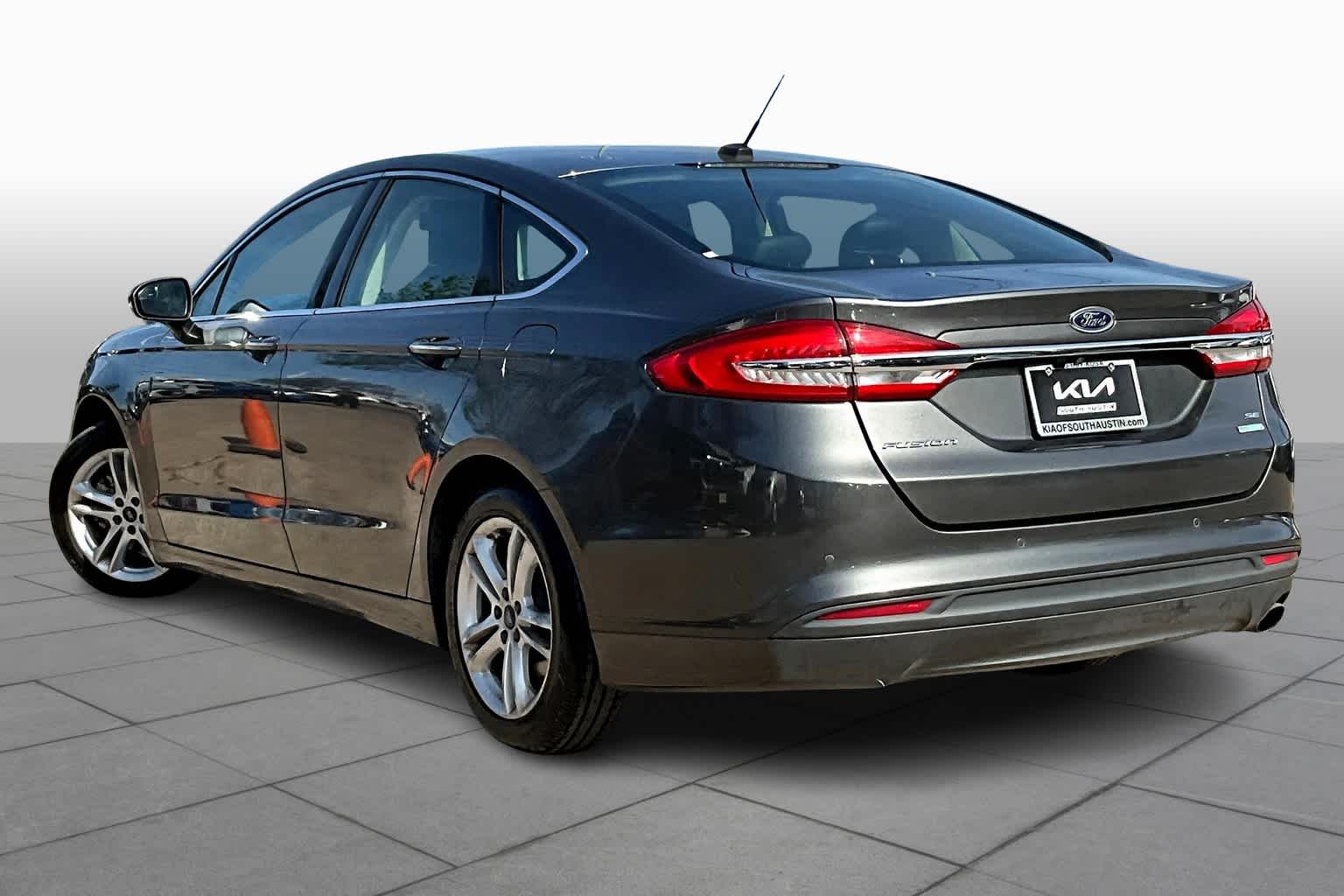 2018 Ford Fusion SE photo 10