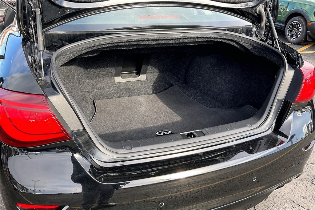 2019 INFINITI Q70 - Image 26