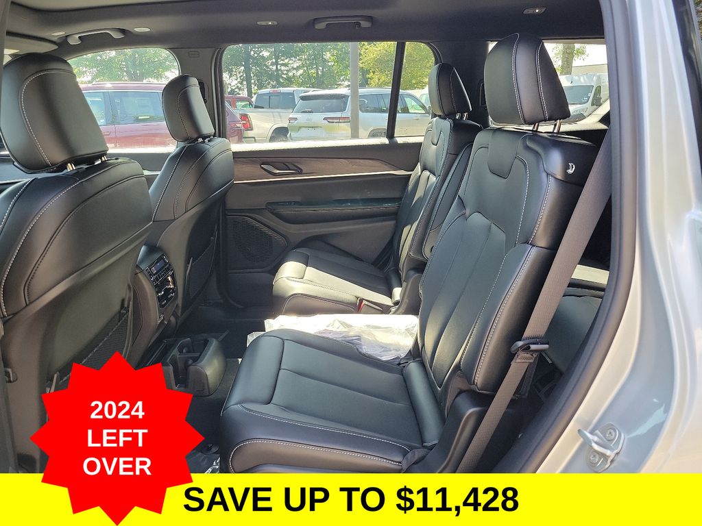 2024 Jeep Grand Cherokee Limited photo 4