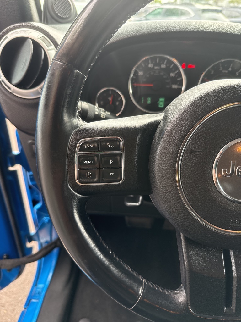 2014 Jeep Wrangler Unlimited Rubicon photo 35
