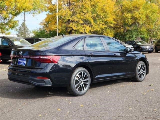 2025 Volkswagen Jetta Sport photo 3