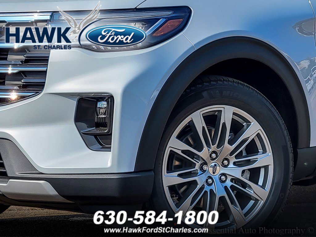 2025 Ford Explorer photo 3