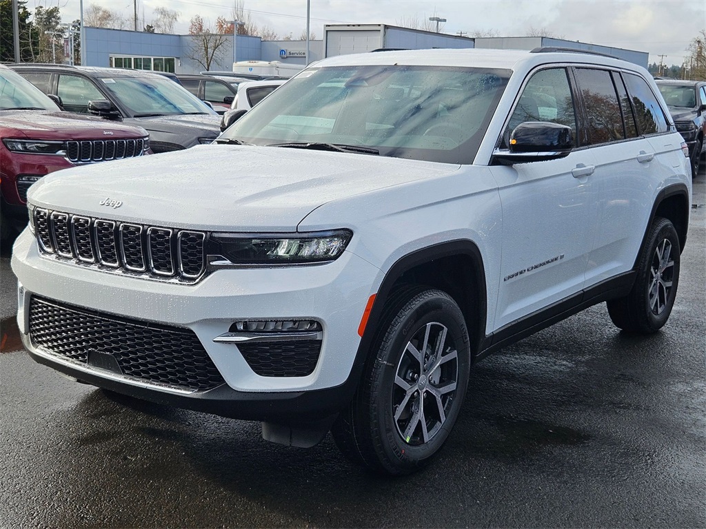 2025 Jeep Grand Cherokee Limited photo 3