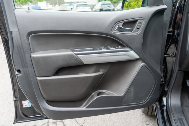 2022 Chevrolet Colorado LT photo 12