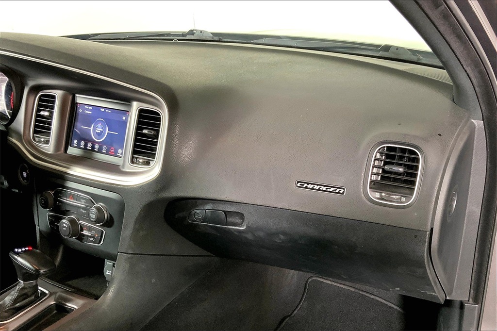 2022 Dodge Charger SXT photo 16