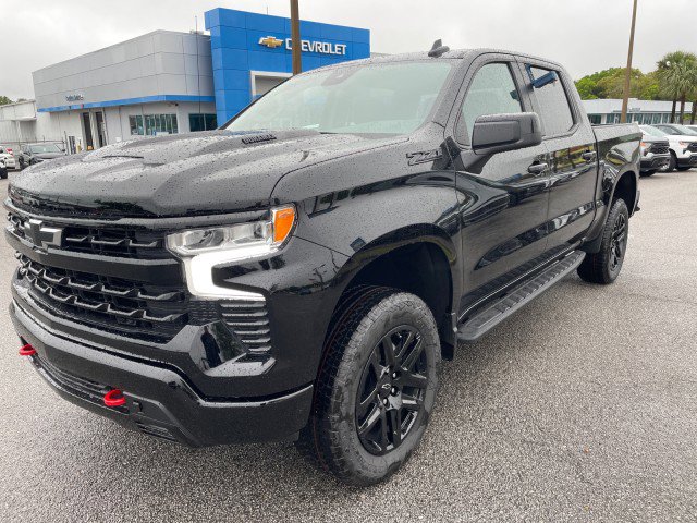 2025 Chevrolet Silverado 1500 LT Trail Boss photo 3