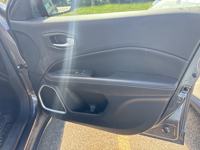 2019 Jeep Compass Latitude photo 17