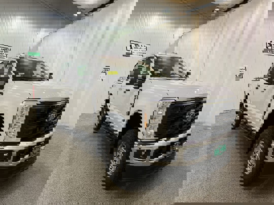 2025 Ford F-350 XL photo 3