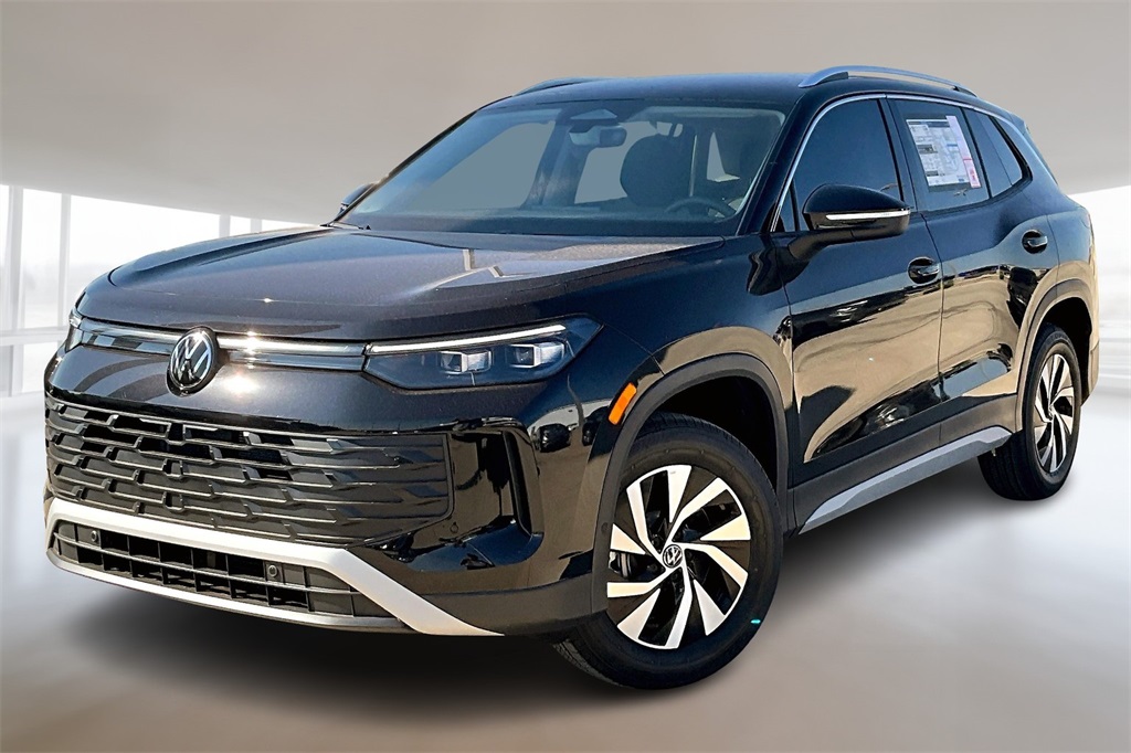 2025 Volkswagen Tiguan S's photo