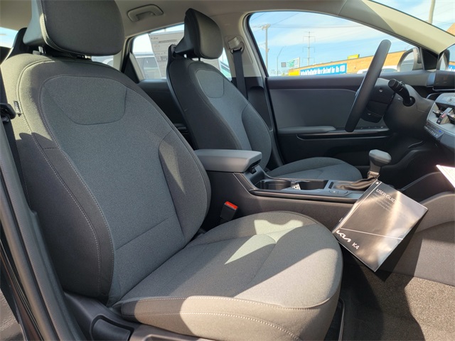 2025 Kia K4 LX photo 15
