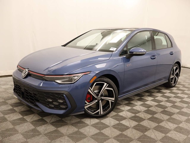 2025 Volkswagen Golf GTI SE's photo