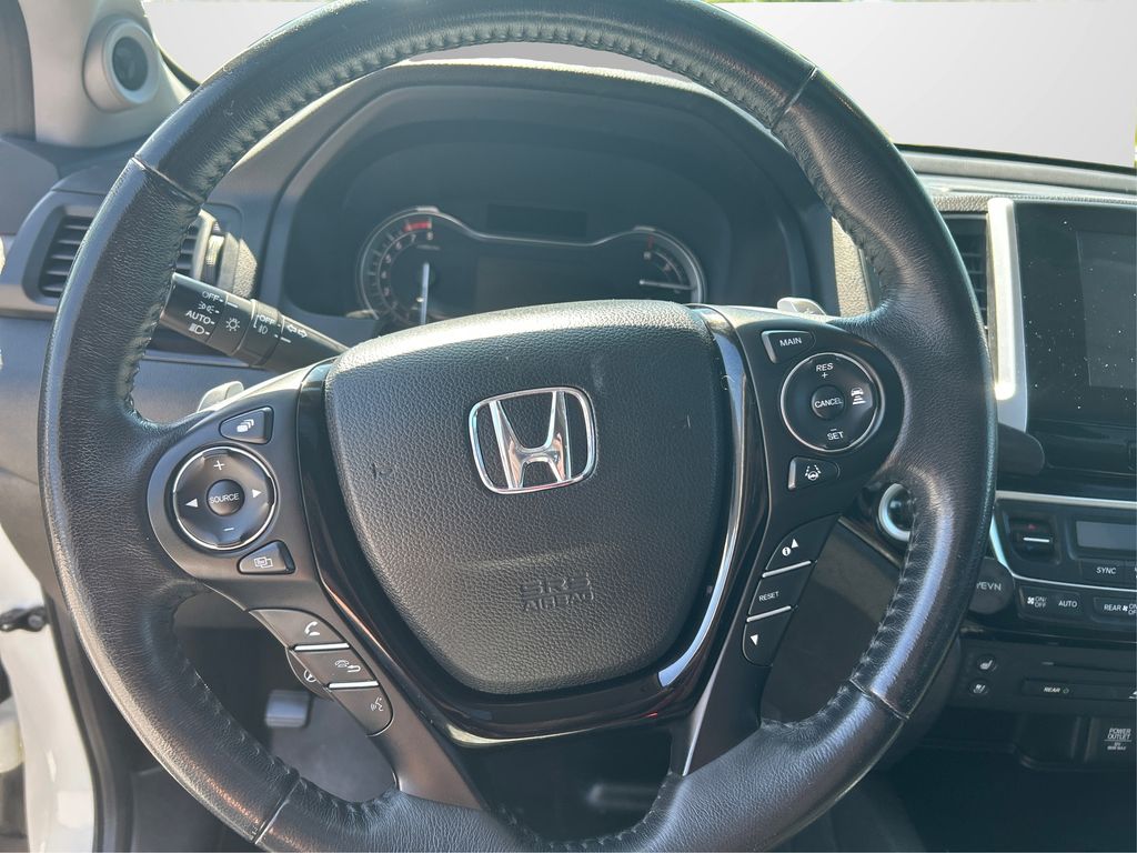 2017 Honda Pilot Elite photo 17