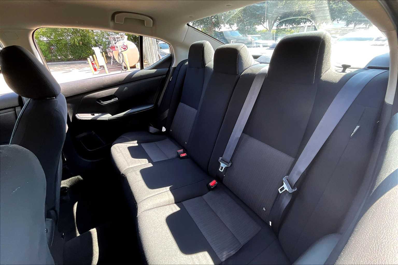 2023 Nissan Sentra SV photo 18