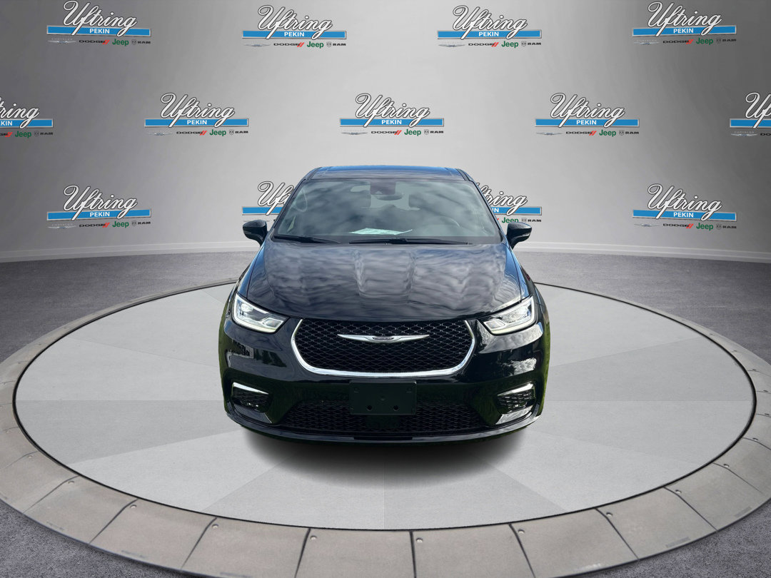2026 Chrysler Pacifica photo 7