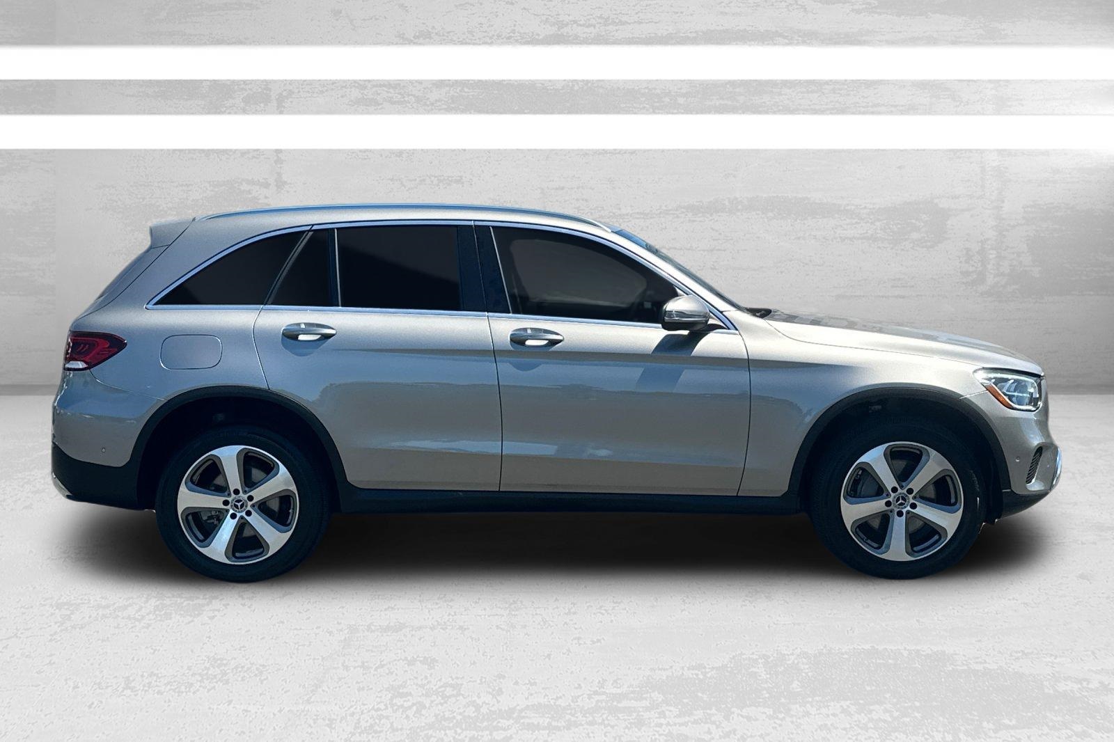 2021 Mercedes Benz GLC 300 photo 2