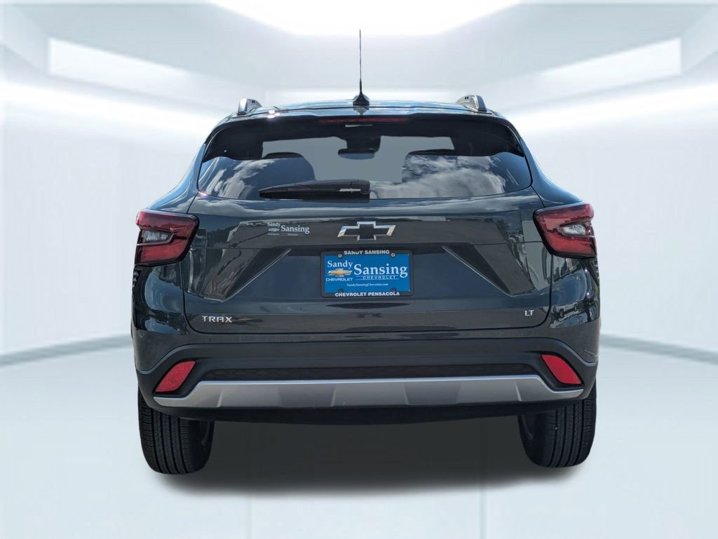2025 Chevrolet Trax LT photo 4
