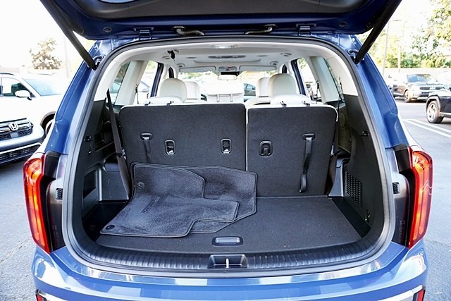 2025 Kia Telluride S photo 12