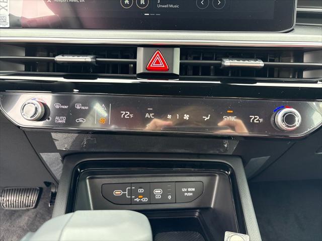 2026 Kia K5 GT-Line photo 11