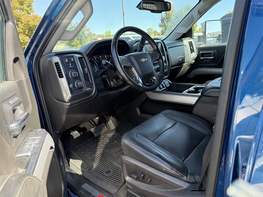 2018 Chevrolet Silverado 2500HD LTZ photo 3