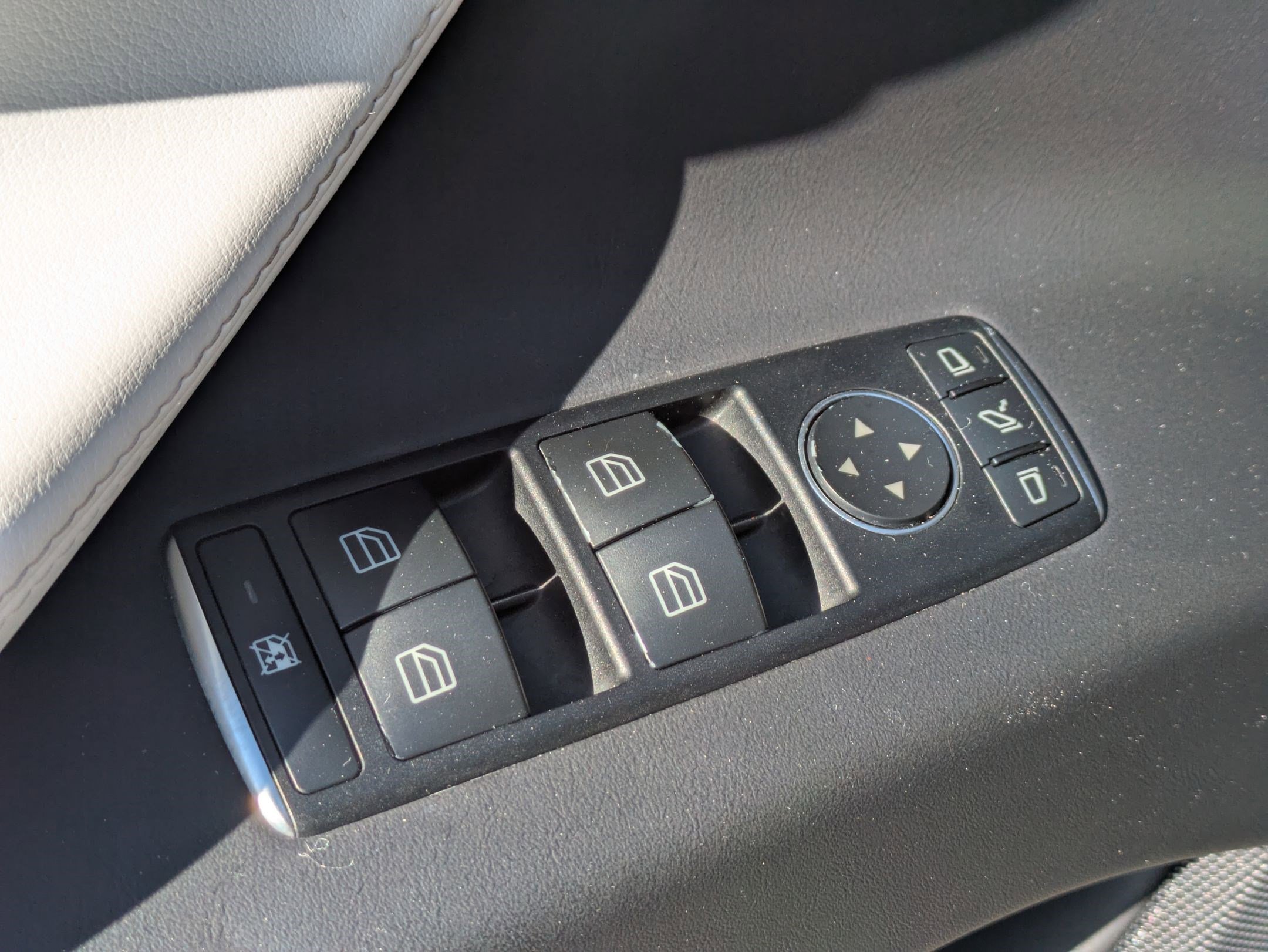 2018 Tesla Model X 100D photo 11