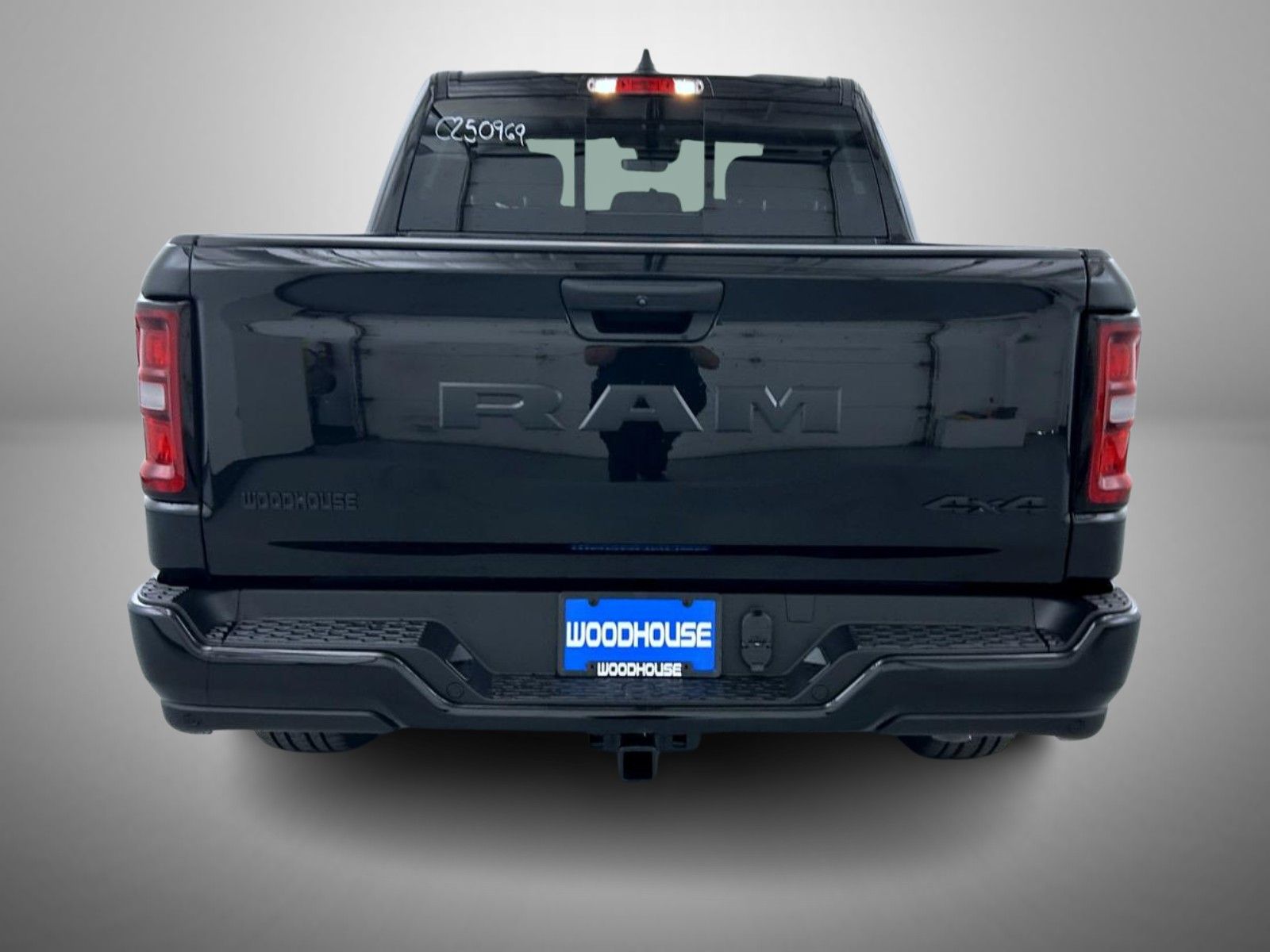 2025 Ram 1500 Tradesman photo 3