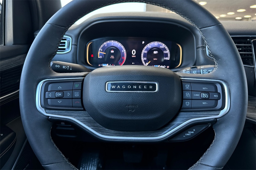 2024 Jeep Wagoneer L Series II photo 23