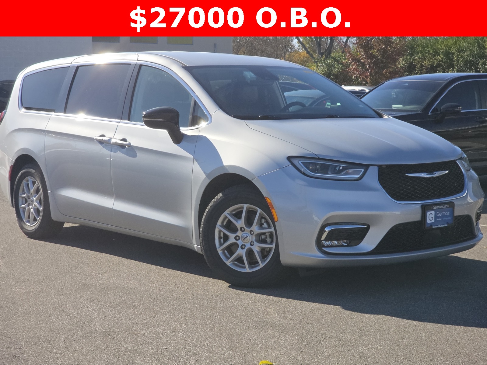 2024 Chrysler Pacifica Touring L's photo