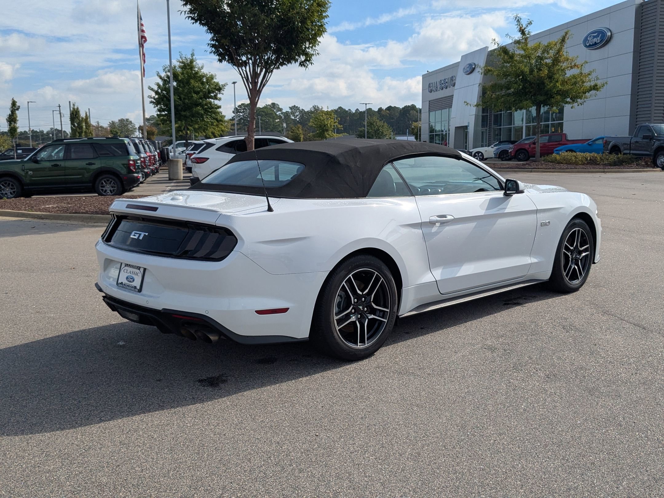 2022 Ford Mustang GT Premium photo 8