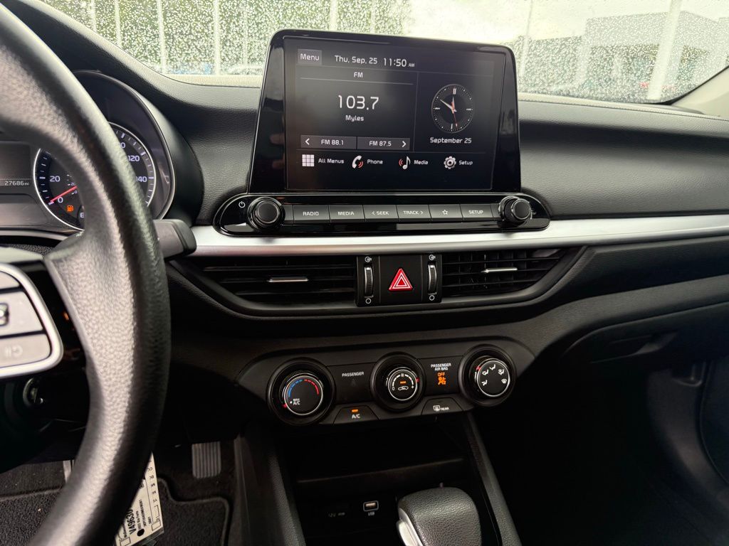 2022 Kia Forte LXS photo 17