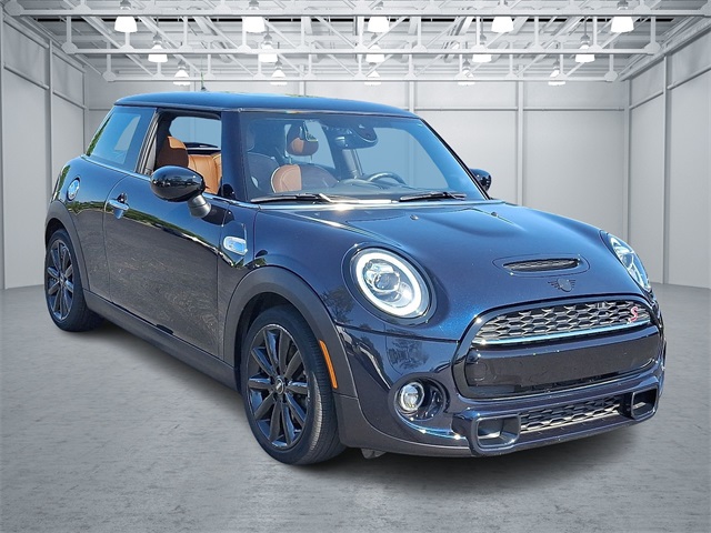 2020 Mini Cooper 2 Door Hardtop S Iconic photo 3