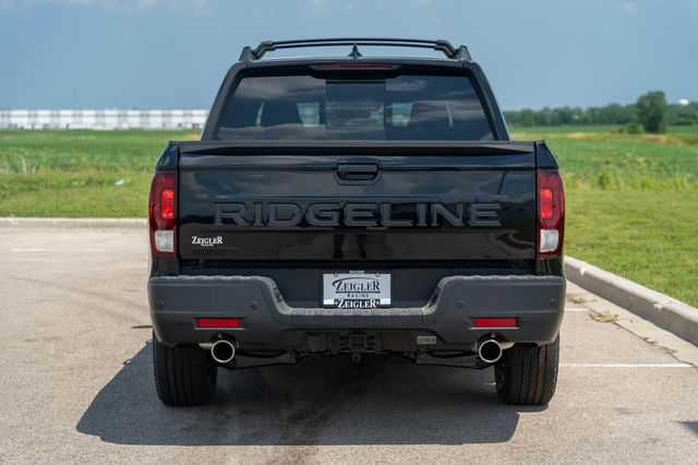 2025 Honda Ridgeline Black Edition photo 6