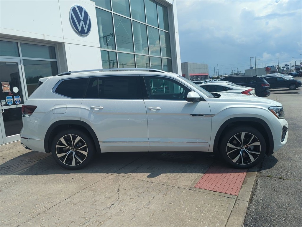 2025 Volkswagen Atlas SEL Premium R-Line photo 9