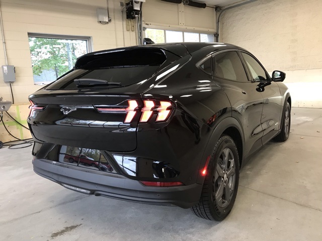 2023 Ford Mustang Mach-E Select photo 3