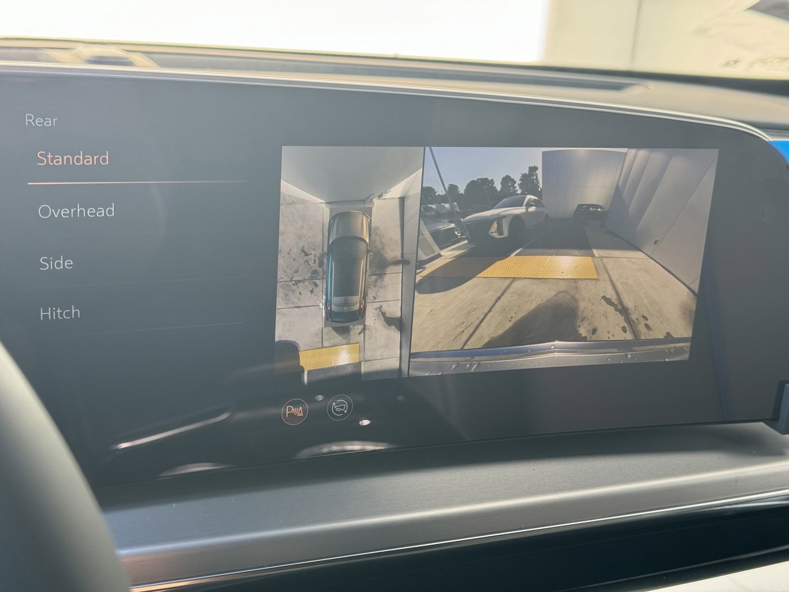 2025 Cadillac Lyriq Luxury photo 20