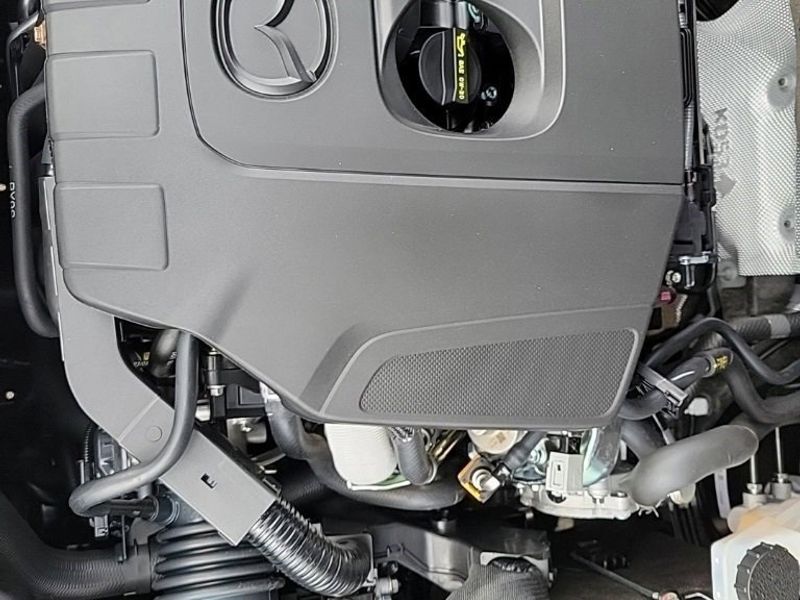 2025 MAZDA CX-5 - Image 8