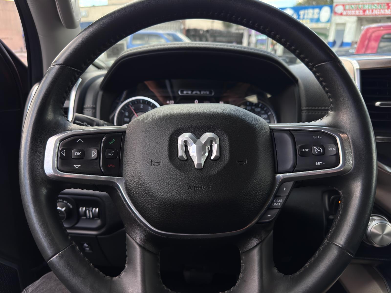 2022 Ram 1500 Laramie photo 18