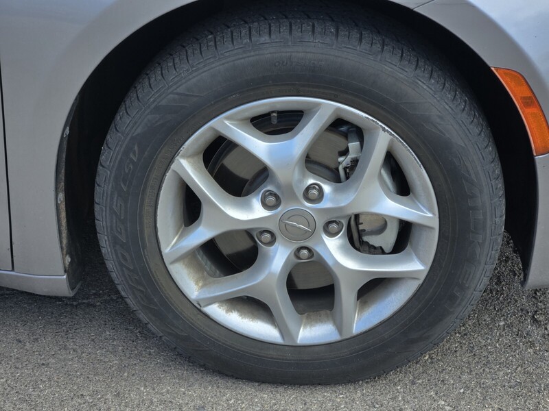 2017 Chrysler Pacifica Touring L photo 3